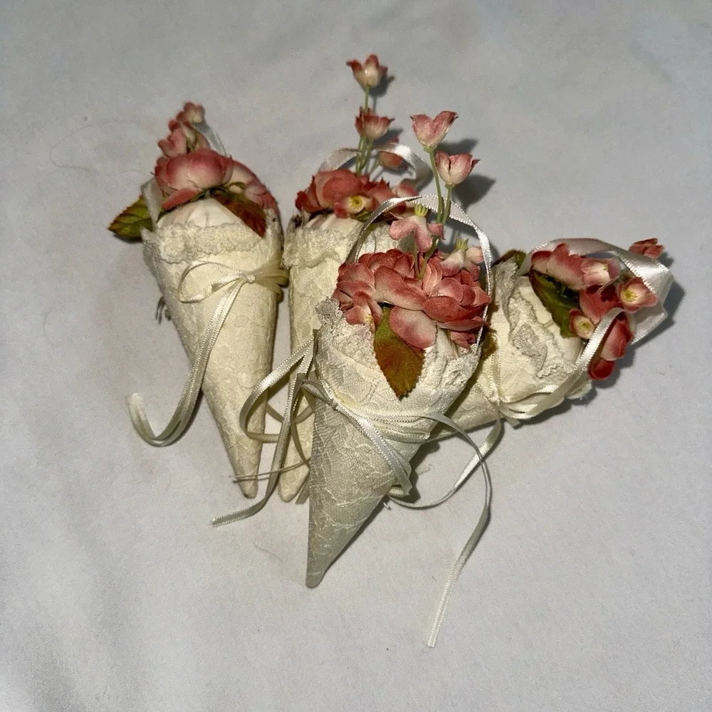 Vtg‎ Victorian Style Set Of 7 Christmas Ornaments Velvet Lace Ribbon Cream Rose